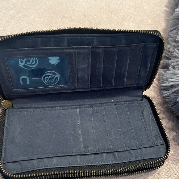 Lucky Brand Wallet - Picture 4 of 6